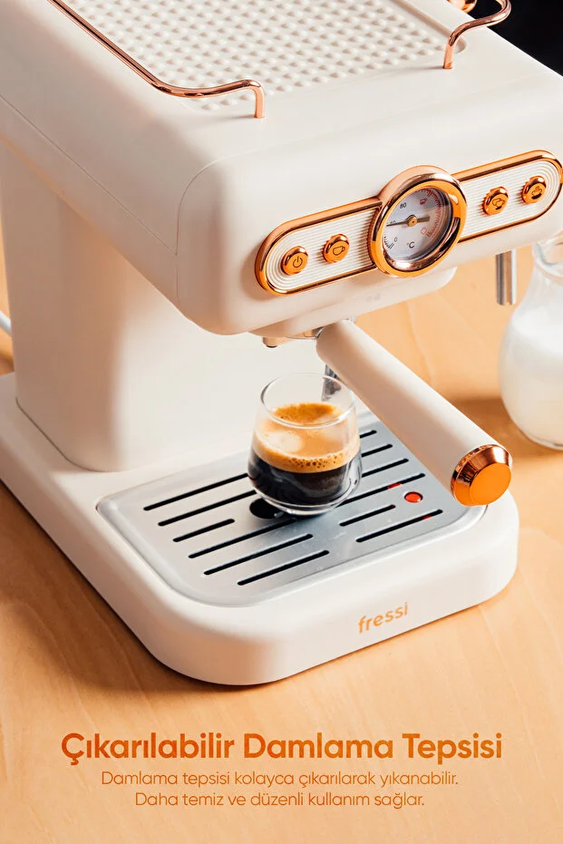 Espresso Latte Cappuccino Kahve Makinesi Süt Köpürtücülü 20bar Basınçlı